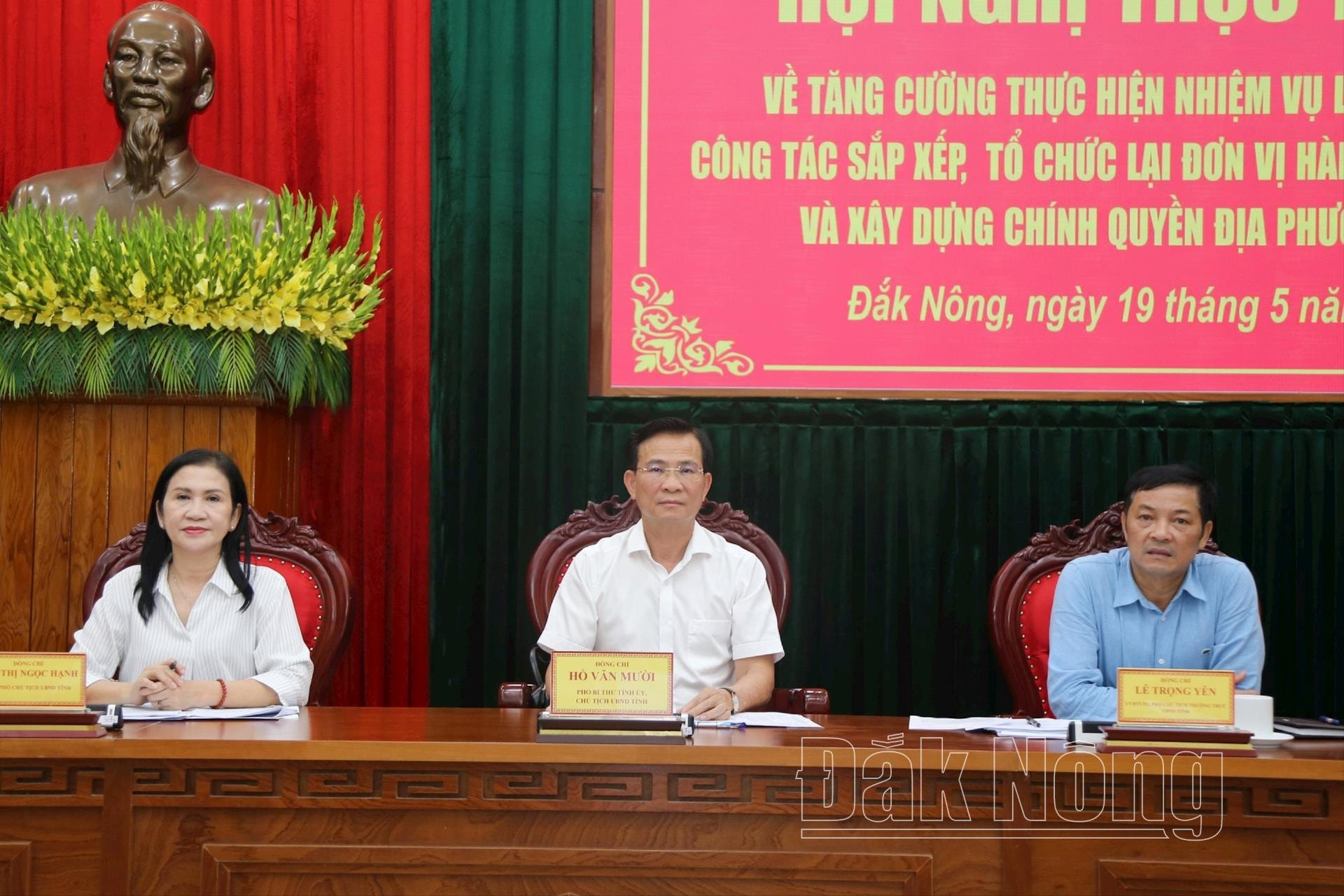 hoi-nghi(1).jpg
