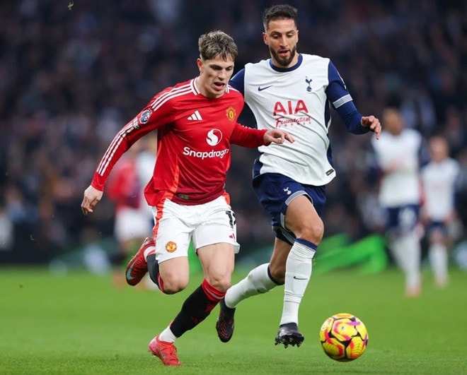 M.U và Tottenham giúp bóng đá Anh có tấm vé thứ 6 dự Champions League 2025-26. manchester-united-vs-tottenham-19.jpg
