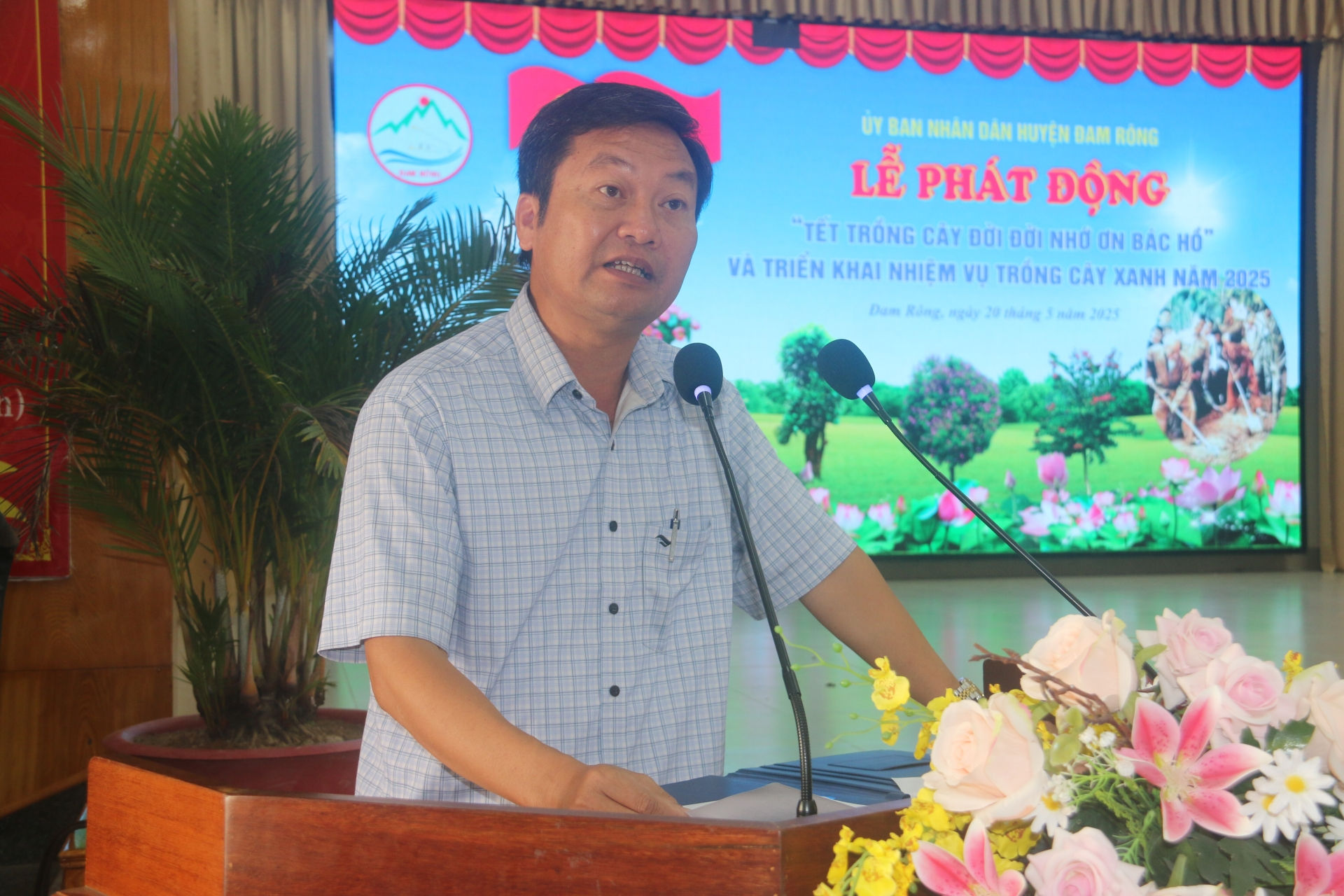 Ông Trần Đức Bắc – Phó Chủ tịch UBND huyện phát động “Tết trồng cây đời đời nhớ ơn Bác Hồ”