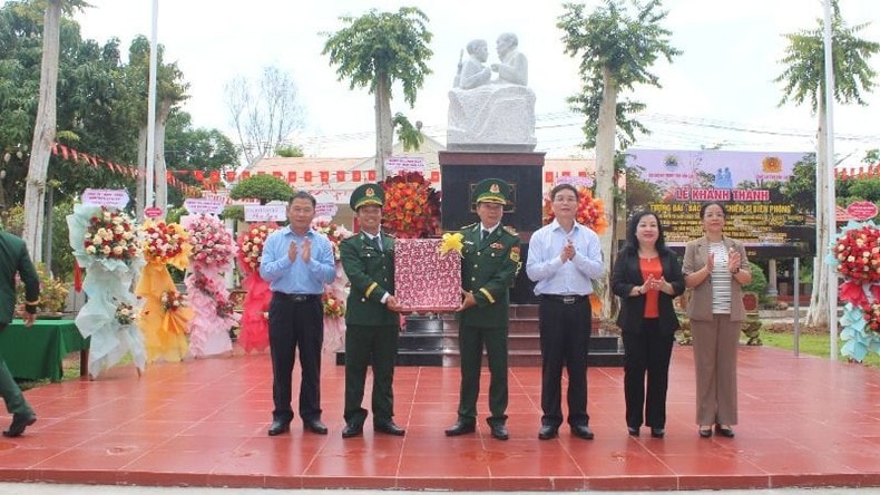 Lãnh đạo hai tỉnh Đắk Lắk và Phú Yên tham gia nhiều hoạt động ở khu vực biên giới ảnh 4