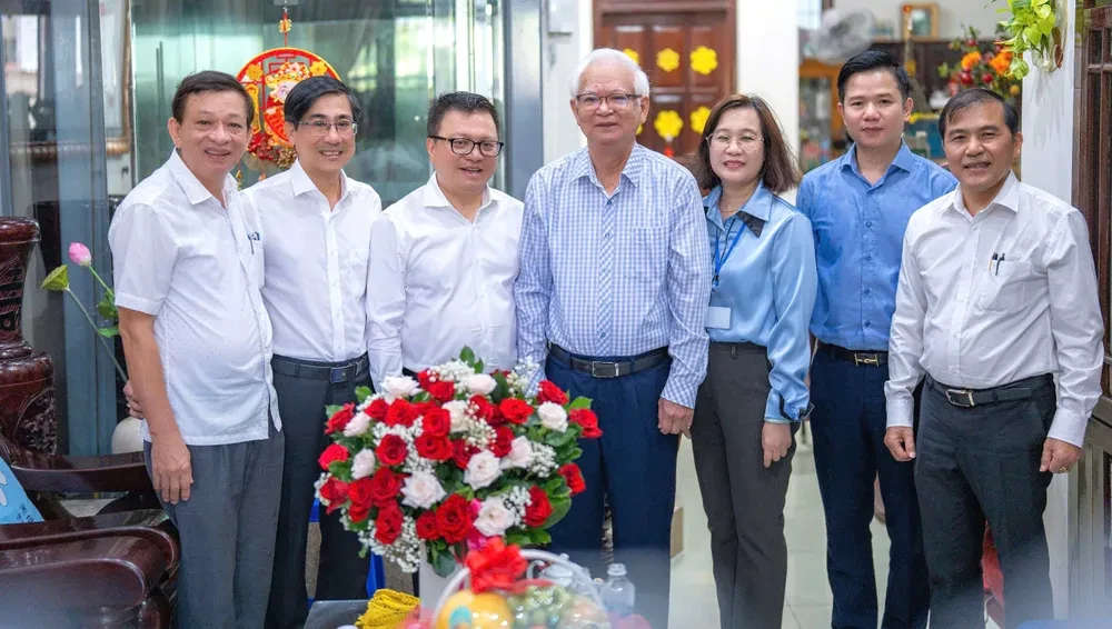 Đây là một trong những hoạt động nhằm hướng tới kỷ niệm 100 năm Ngày Báo chí Cách mạng Việt Nam. Ảnh: PV pho-truong-ban-tuyen-giao-va-dan-van-trung-uong-2.jpg