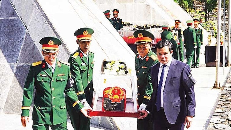 Thiêng liêng hành trình đưa các liệt sĩ về đất Mẹ ảnh 1