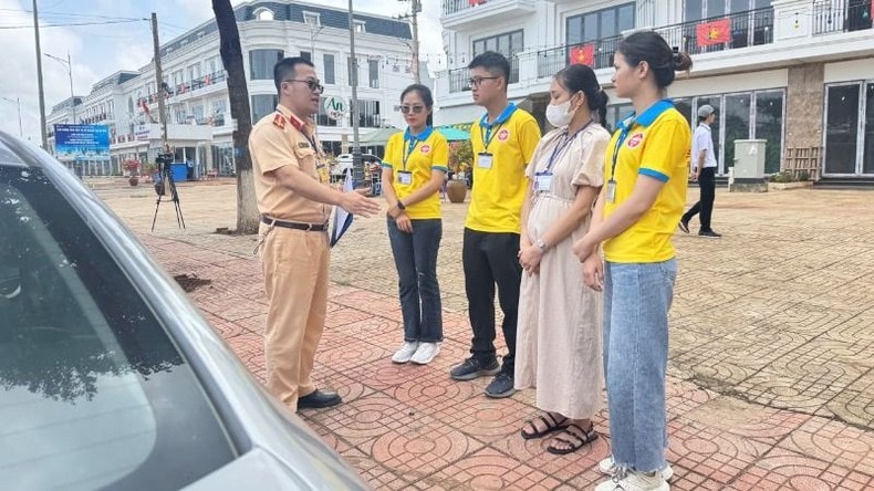 Công an tỉnh Đắk Lắk tổ chức Kỳ sát hạch lái xe đầu tiên sau khi tiếp nhận nhiệm vụ mới ảnh 4