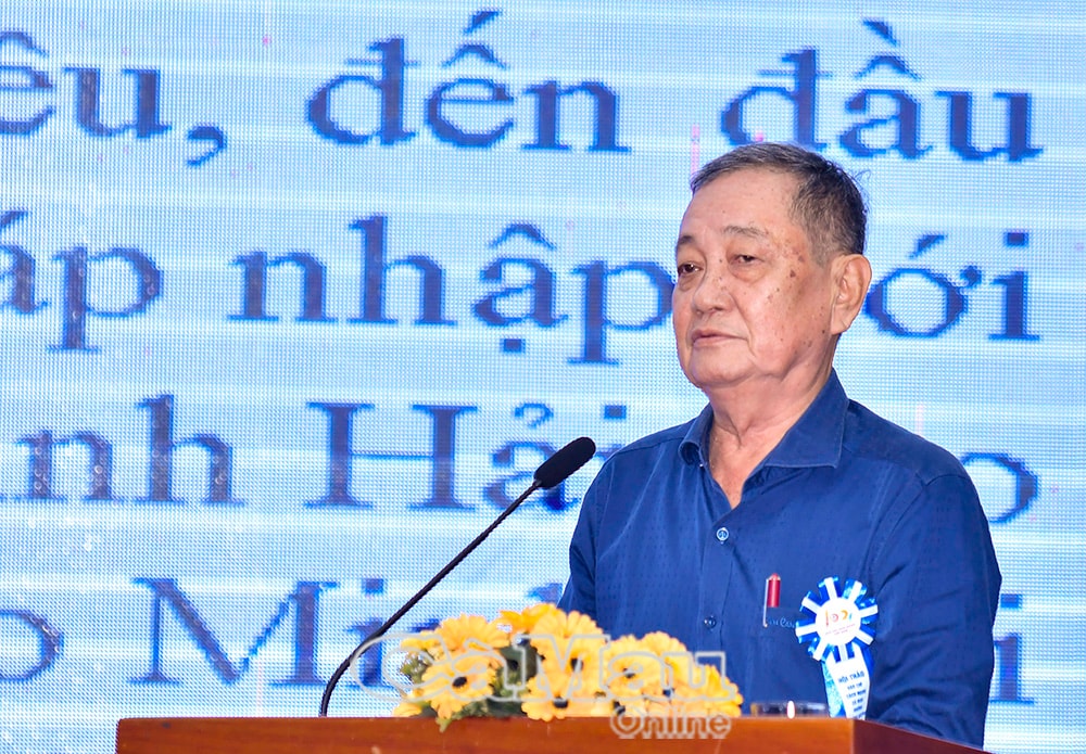 07/- Nhà báo Nguyễn Bé, nguyên Tổng biên tập Báo Cá Mau, nguyên Phó chủ tịch Hội Nhà báo Việt Nam, tham luận về tính chiến đấu của báo chí trong chống tiêu cực, góp phần xây dựng quê hương, đất nước.