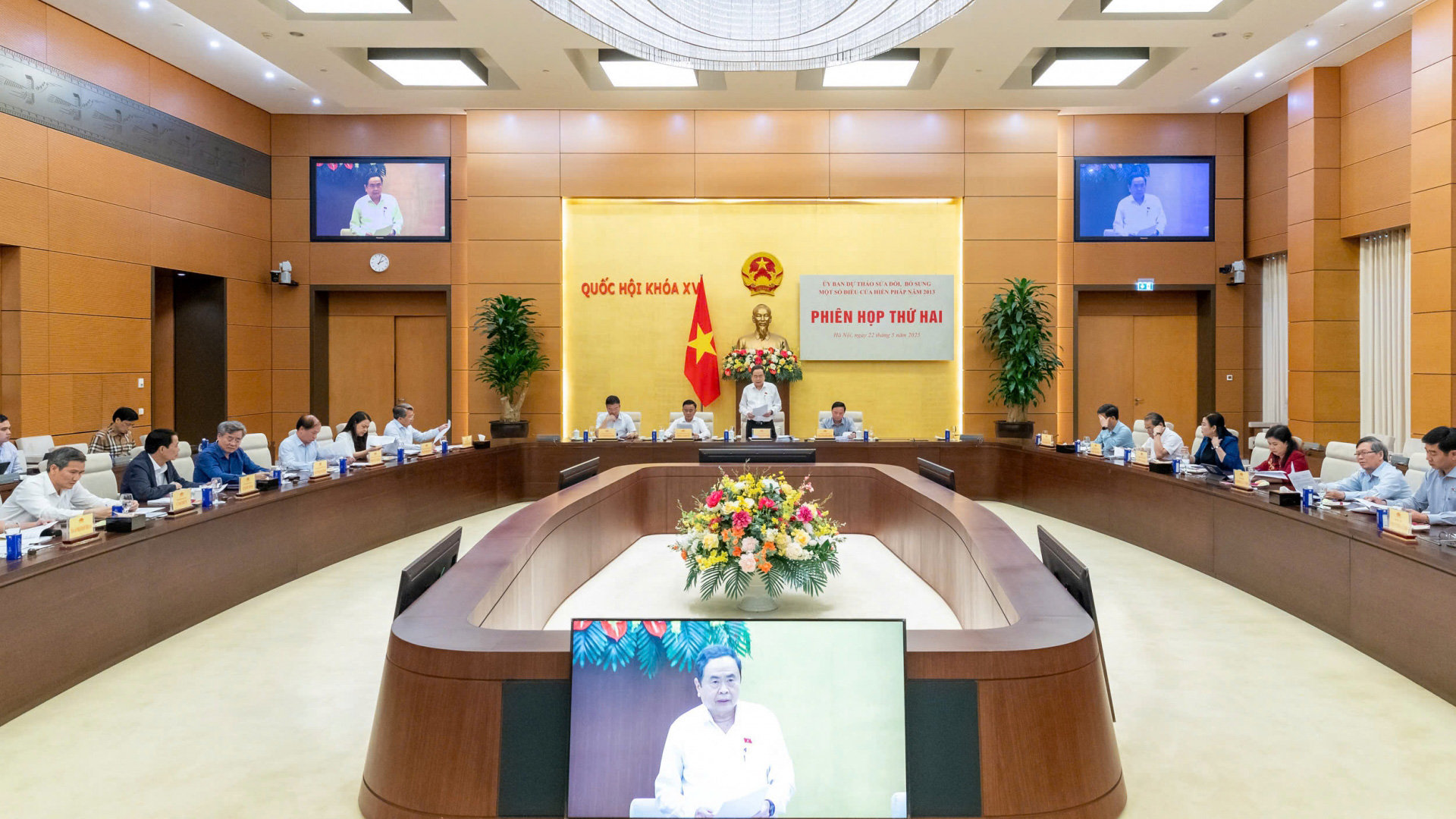 Quang cảnh Phiên họp