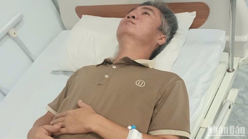 Phó Giám đốc Công ty Trách nhiệm hữu hạn một thành viên Đắk N’tao Phùng Văn Kiên bị đa chấn thương do bị đánh vào đầu, gáy và ngực bằng vật cứng; bị gãy 1 xương sườn đang điều trị tại Bệnh viện đa khoa tỉnh Đắk Nông.