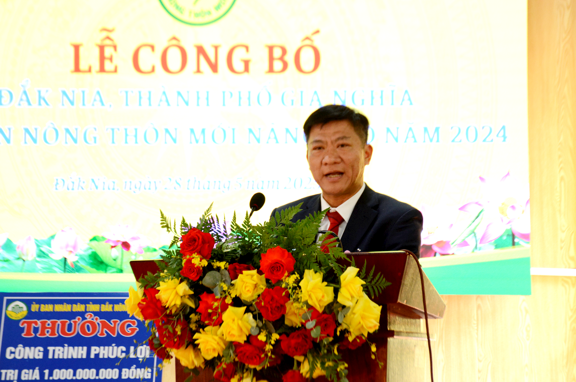 Đồng chí Ngô Xuân Đông đã biểu dương những kết quả mà Đắk Nia đã đạt được trong NTM nâng cao.