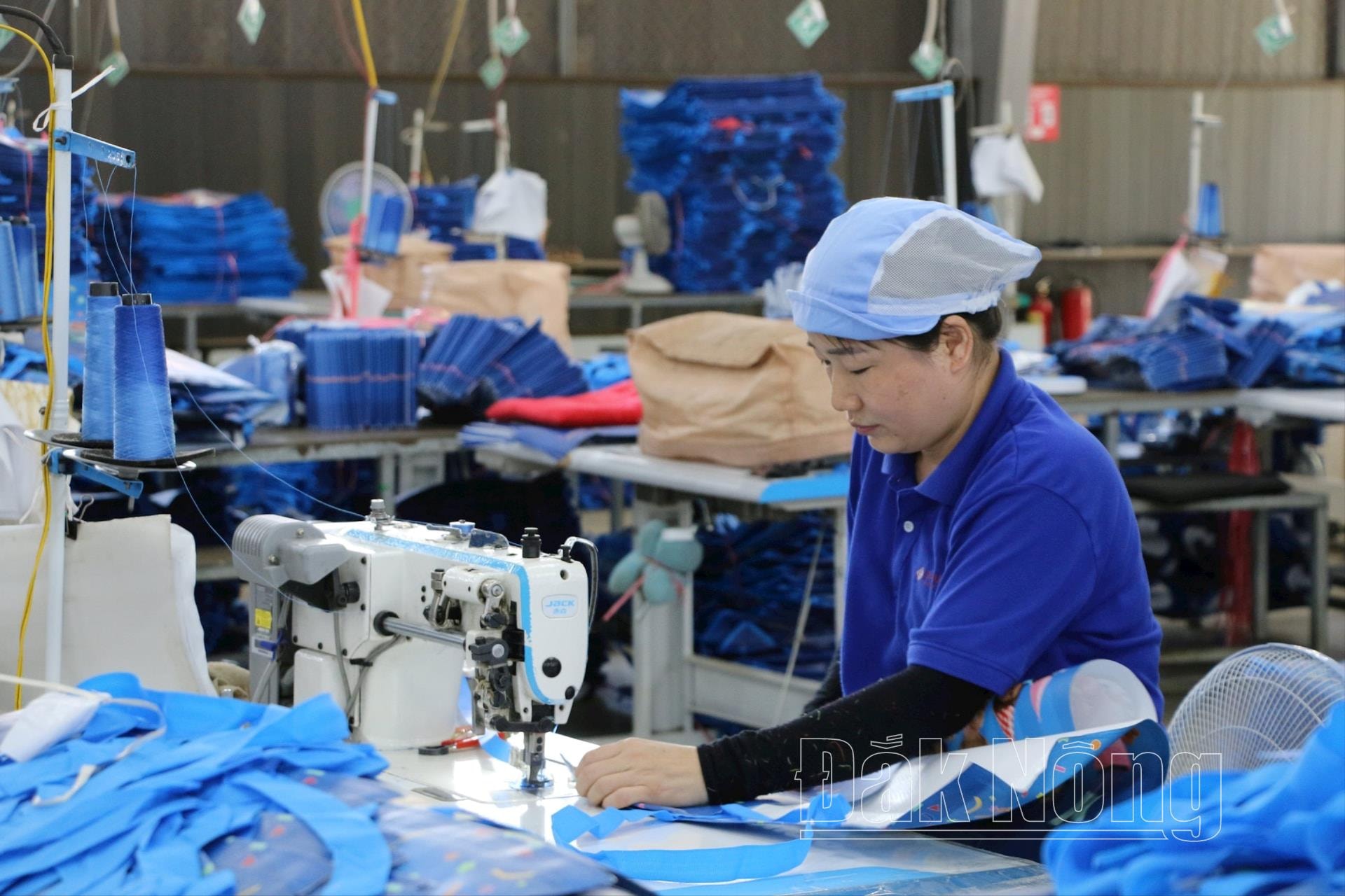 Để từng bước phát triển vượt bậc, thành phần kinh tế tư nhân thời gian qua đã phải trải qua khá nhiều định kiến
