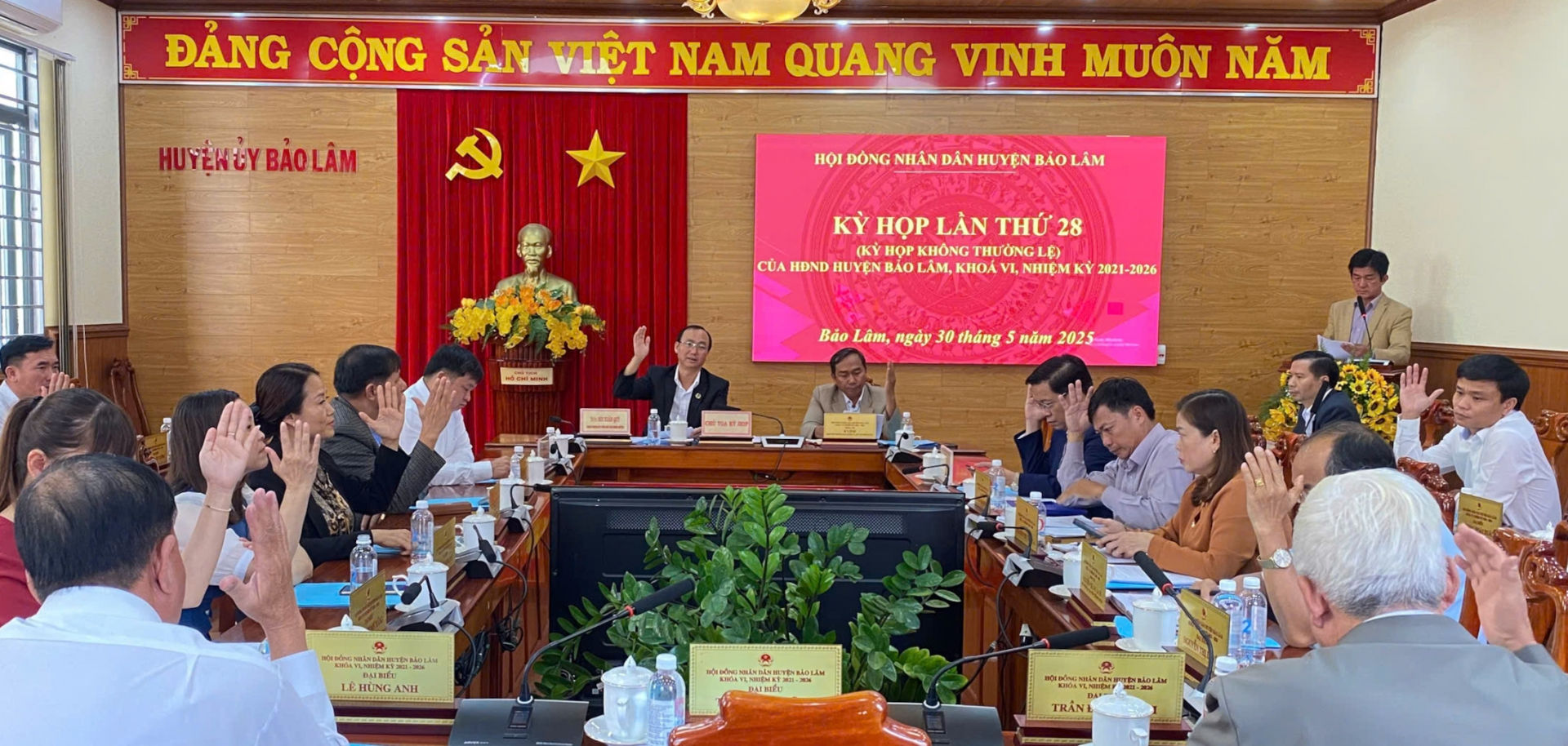 Các đại biểu HĐND huyện