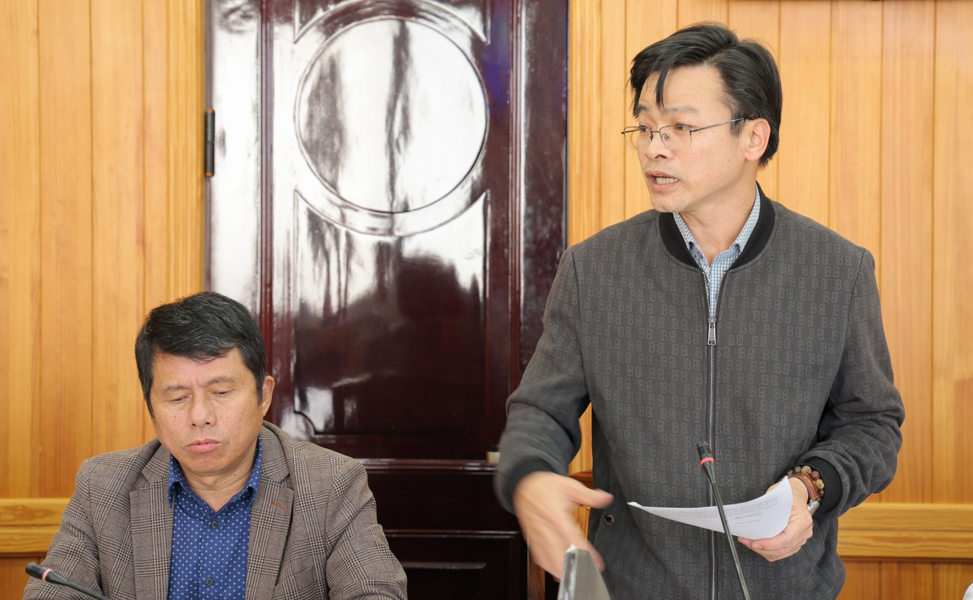 Lãnh đạo Ban Quản lý dự án giao thông báo cáo tiến độ dự án