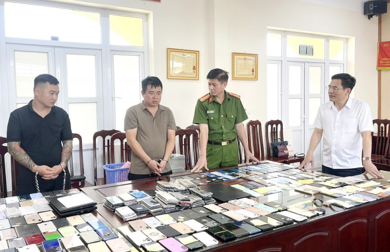Đối tượng Nguyễn Văn Báo bị bắt khi đang lẩn trốn tại khu vực hồ Yên Trung, thành phố Uông Bí.
