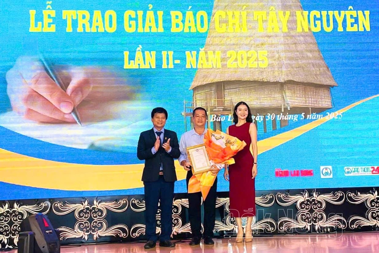 trao-giaibc3333(1).jpg