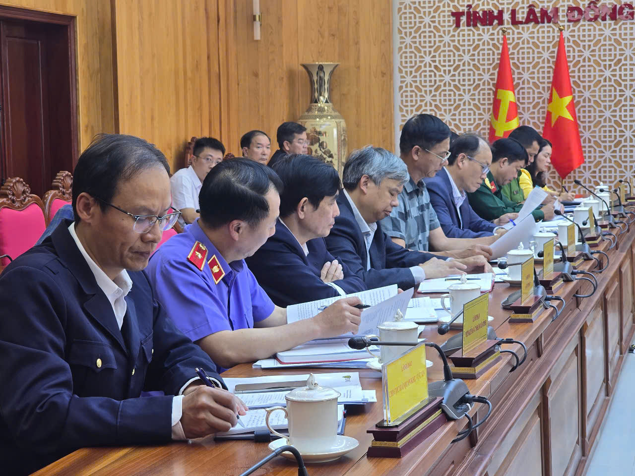 Các đại biểu tham dự cuộc họp