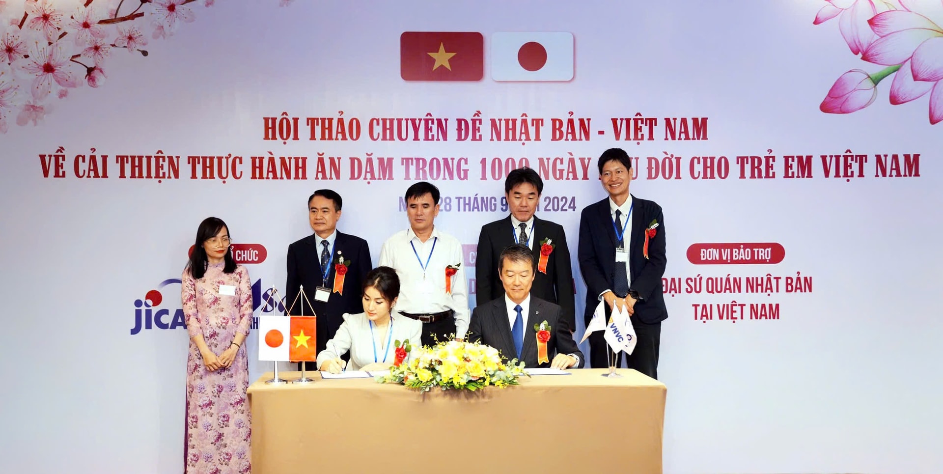 Gian hàng tiện ích nằm trong trung tâm tiêm chủng vắc xin bước đi mới hợp thời của “Ông lớn” ngành tiêm chủng