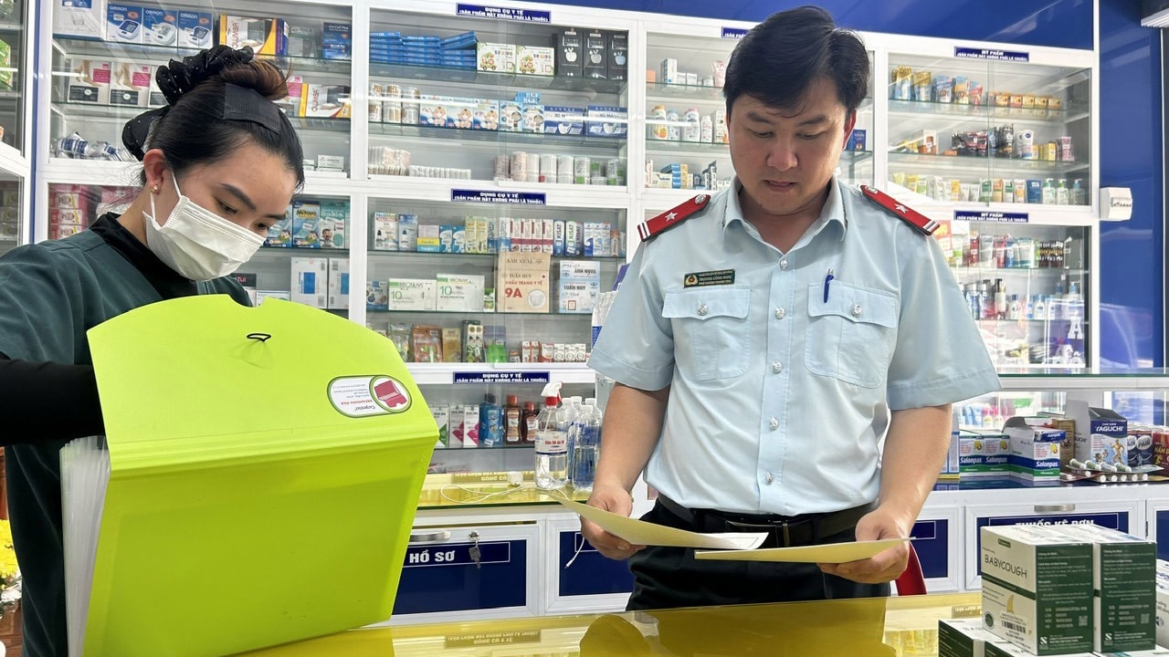Thanh tra Sở Y tế Lâm Đồng kiểm tra cơ sở kinh doanh dược phẩm