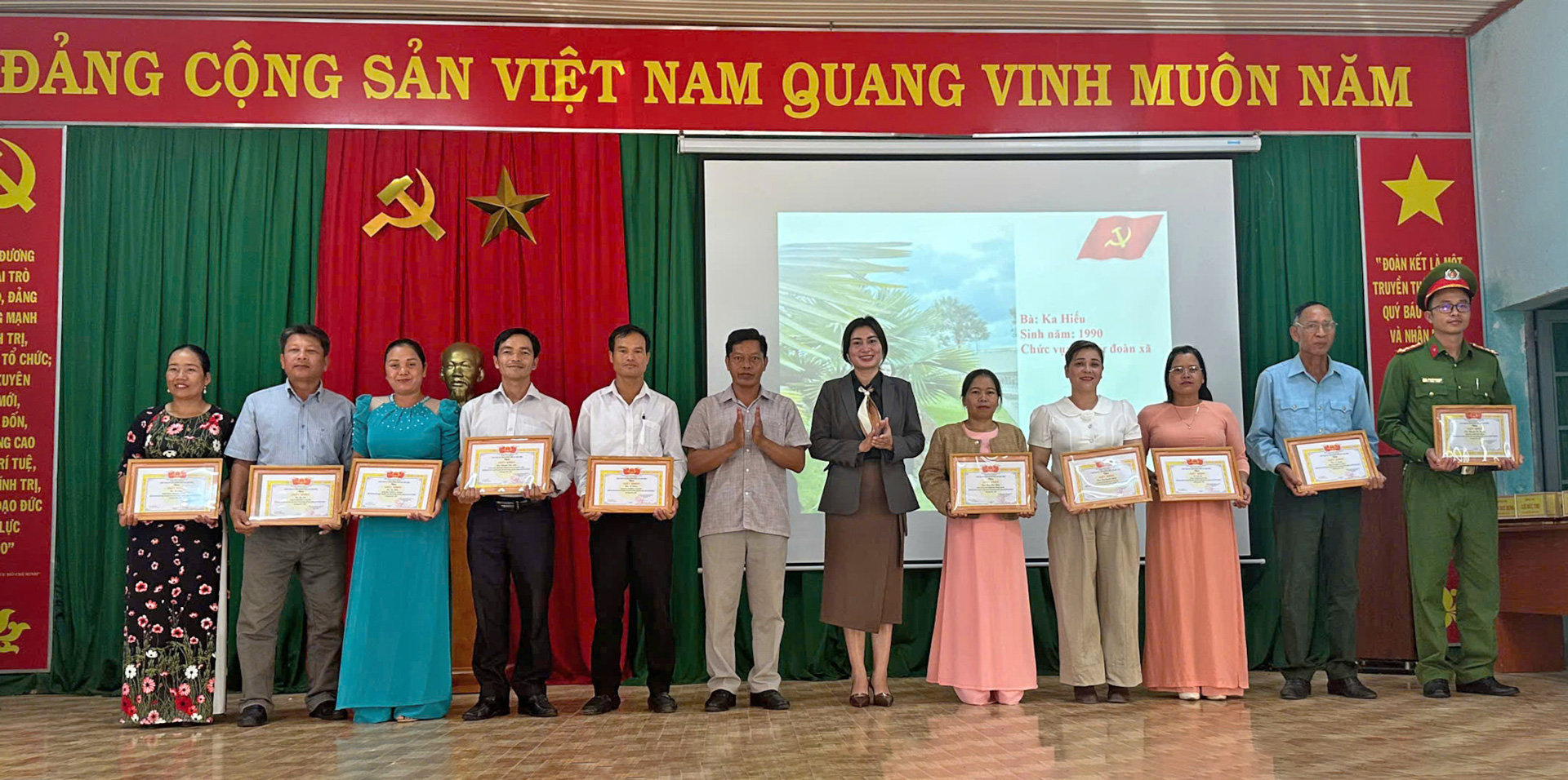 10 năm qua, xã Lộc Bắc có nhiều gương tập thể, cá nhân được khen thưởng trong việc thực hiện Chỉ thị 05 - CT/TW