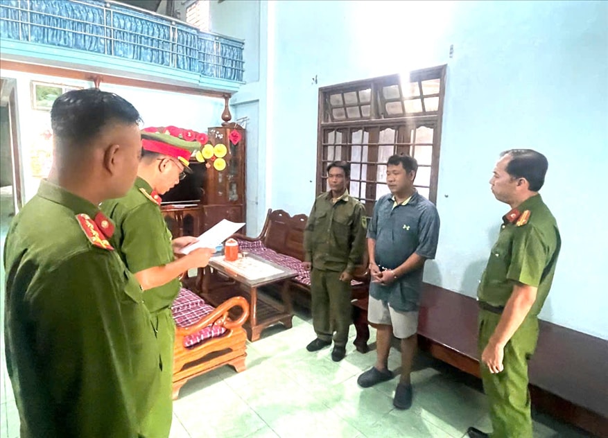 Phòng Cảnh sát hình sự Công an tỉnh Quảng Nam tống đạt các quyết định đối với Nguyễn Công Thịnh