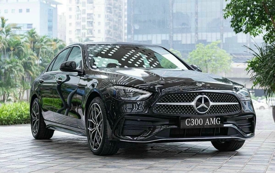 Mercedes-Benz C-Class tiếp tục là lựa chọn hàng đầu trong phân khúc sedan hạng sang cỡ nhỏ, đáp ứng tốt cả nhu cầu cá nhân lẫn doanh nghiệp tại Việt Nam. Ảnh: S.T mercedes-c300-amg-2022-2023-2024-2025-noi-that-ngoai-that-mercedeshaxaco-com-vn-5.jpg