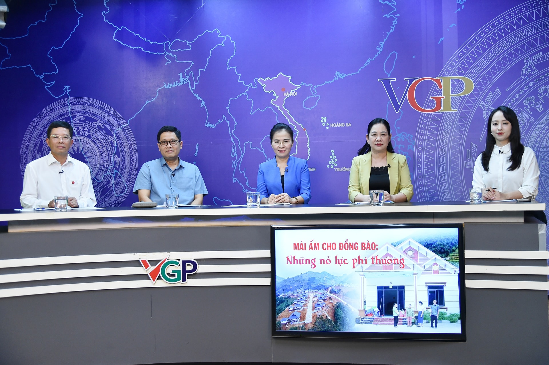 TỔNG THUẬT Tọa đàm: 'Mái ấm cho đồng bào: Những nỗ lực phi thường'- Ảnh 1. TỔNG THUẬT Tọa đàm: 'Mái ấm cho đồng bào: Những nỗ lực phi thường'- Ảnh 1.