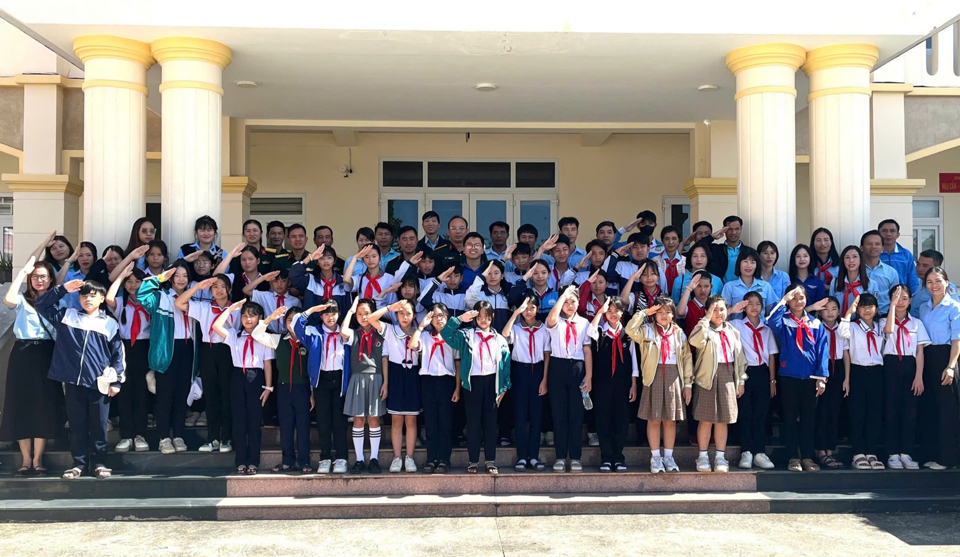 Một ngày trong môi trường quân ngũ giúp thiếu nhi hiểu hơn về cuộc sống, trách nhiệm và lý tưởng của người lính