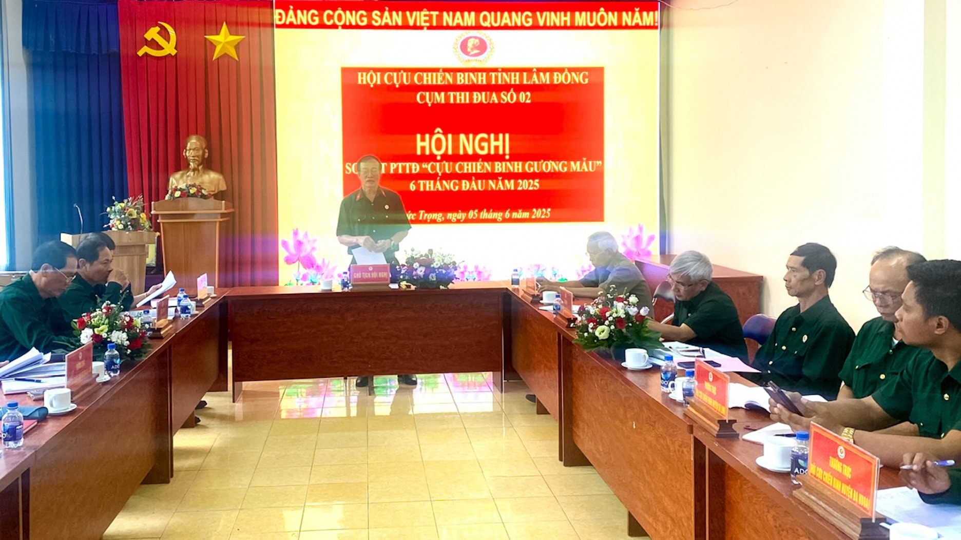 Quang cảnh hội nghị