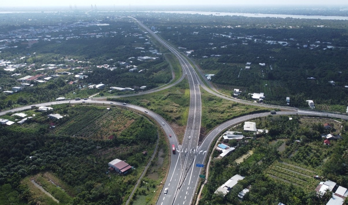 Ngăn chặn tình trạng ép giá vật liệu gây ảnh hưởng đến tiến độ 2 dự án đường cao tốc