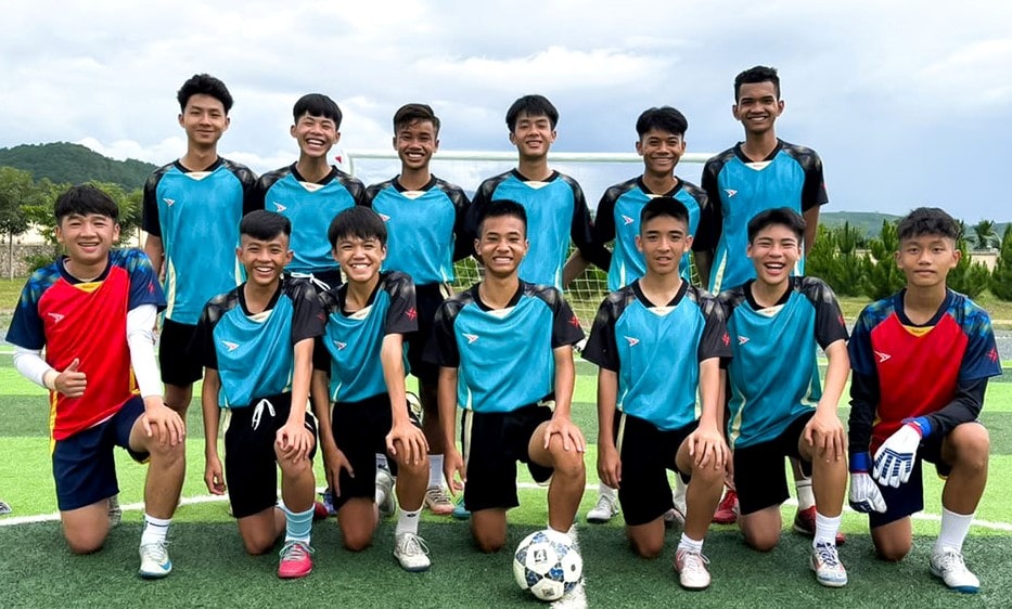 Đội tuyển Bóng đá nam.