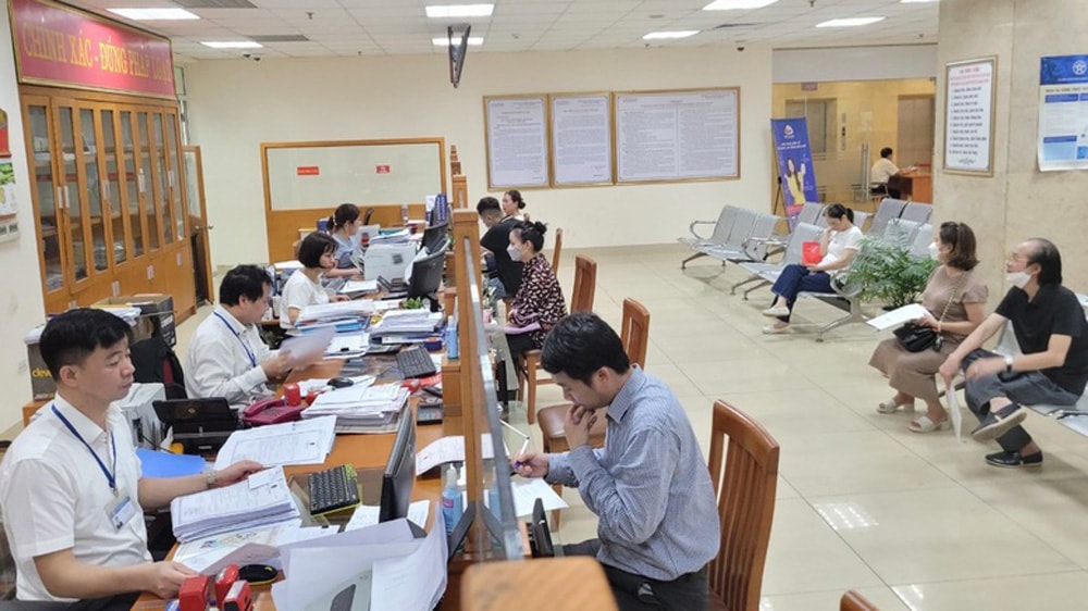 Tiếp tục đẩy mạnh phân cấp, phân quyền; phân định thẩm quyền trong các ngành, lĩnh vực