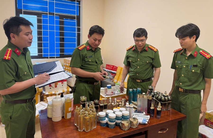 Văn phòng Cơ quan CSĐT Công an tỉnh Thanh Hóa triệt phá cơ sở sản xuất, buôn bán mỹ phẩm giả do Nguyễn Thị Dung làm chủ