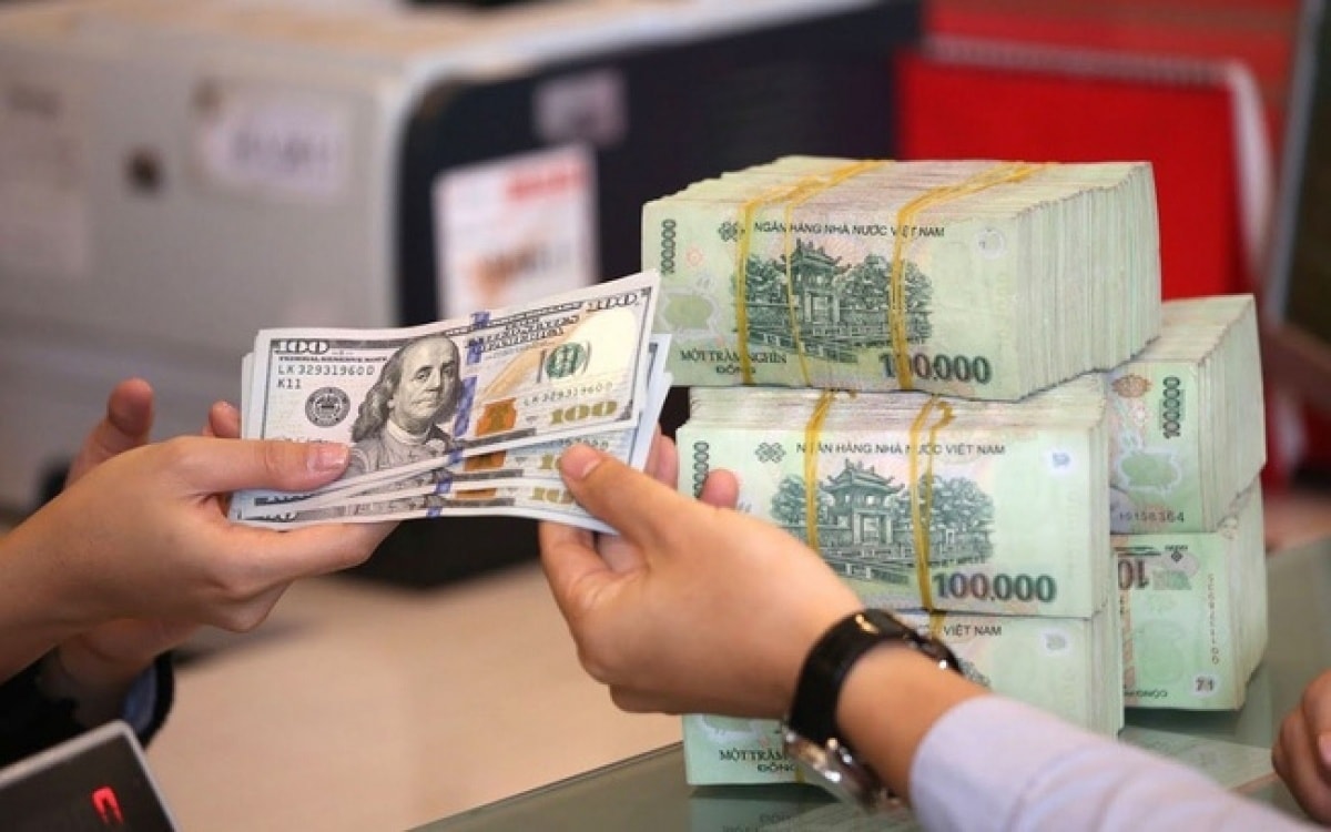 Tỷ giá nội địa đảo chiều xu thế thế giới
