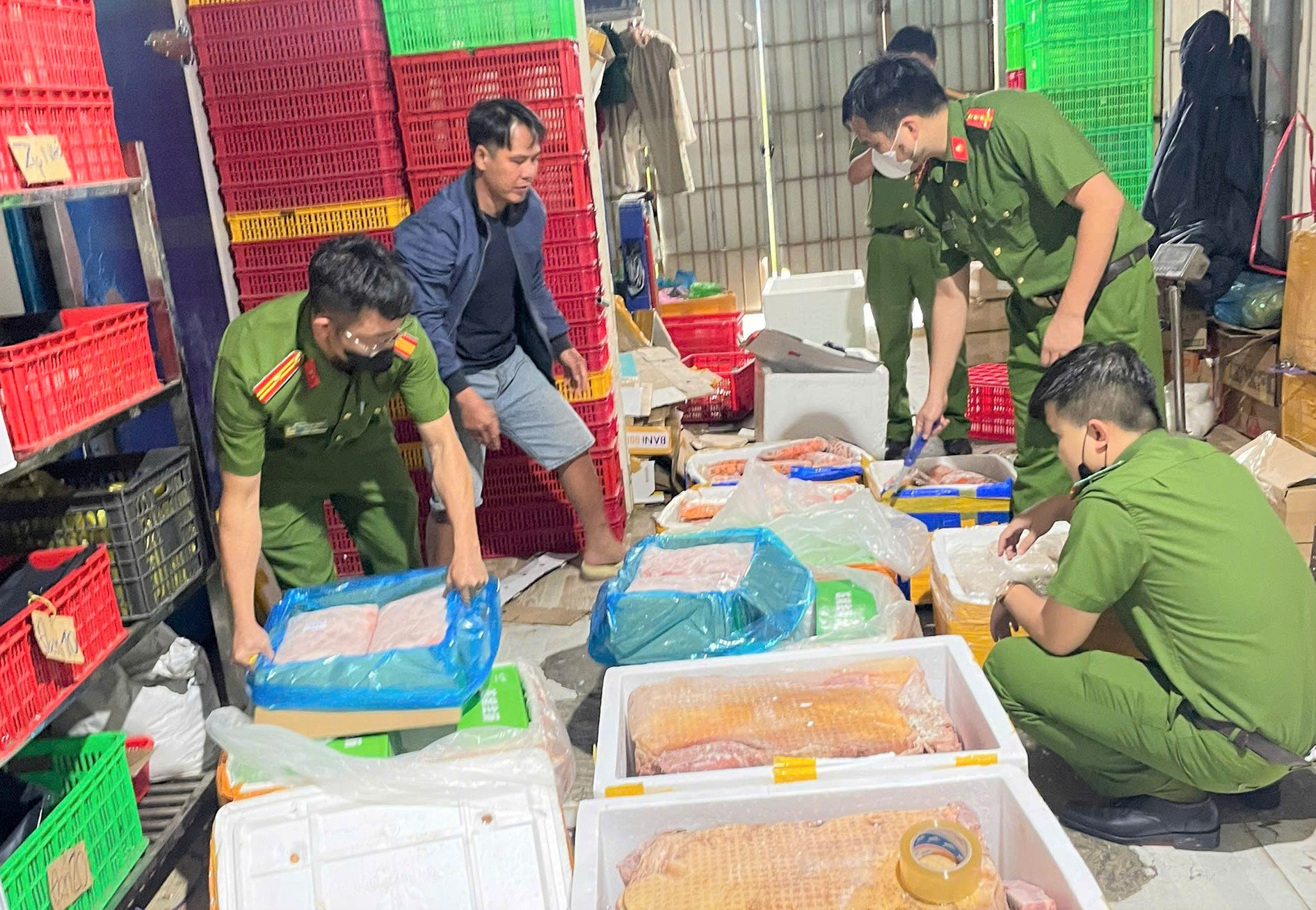 Các loại thực phẩm như thịt, nội tạng động vật đông lạnh được các lực lượng nghiệp thu Công an tỉnh Lâm Đồng phát hiện thu giữ trong thời gian qua