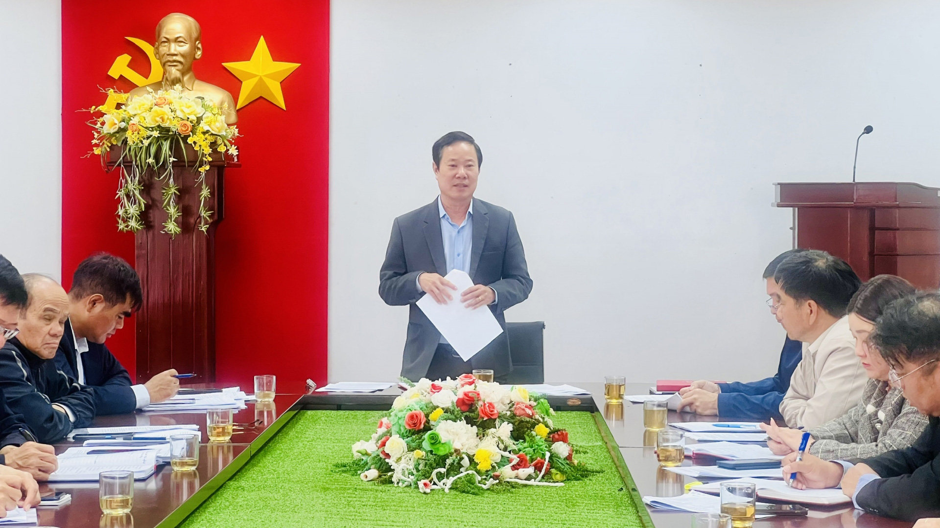 Chủ tịch Ủy ban MTTQ Việt Nam tỉnh Lâm Đồng Phạm Triều mong muốn các sở, ngành, MTTQ, chính quyền địa phương chung sức đẩy nhanh tiến độ xoá nhà tạm về đích trước 30/6/2025