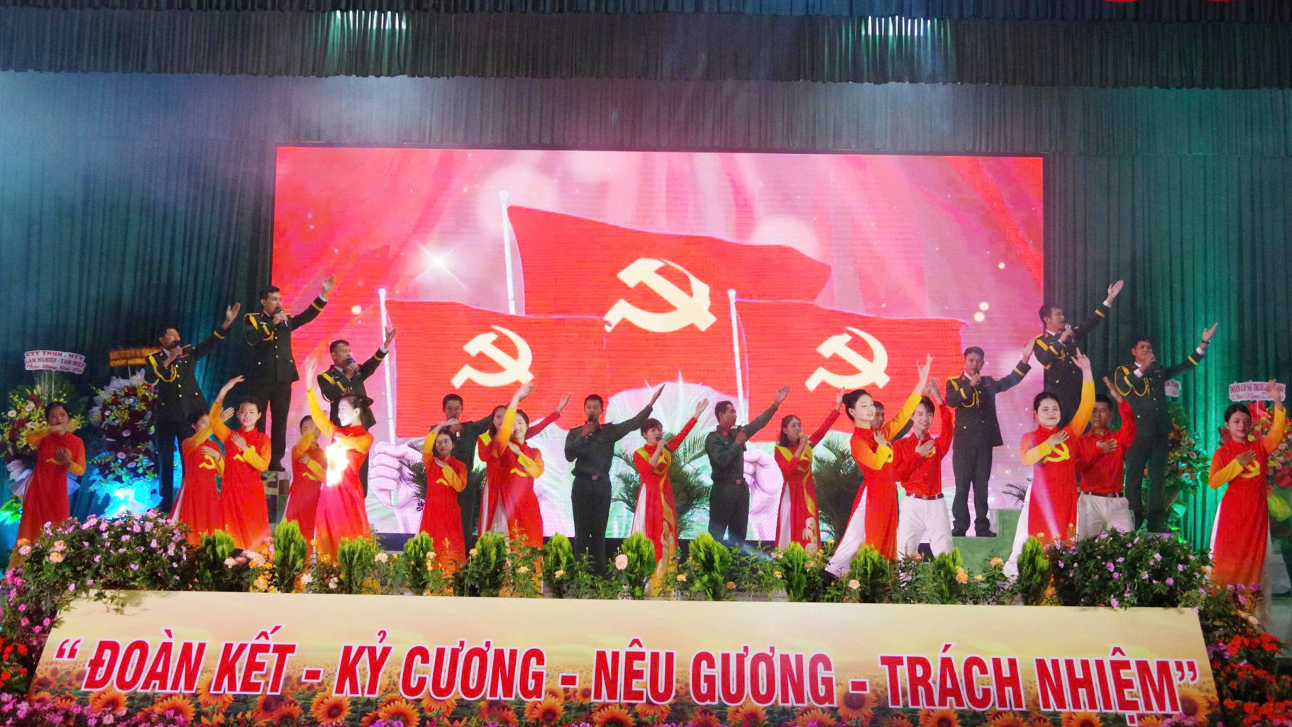 Văn nghệ chào mừng Đại hội