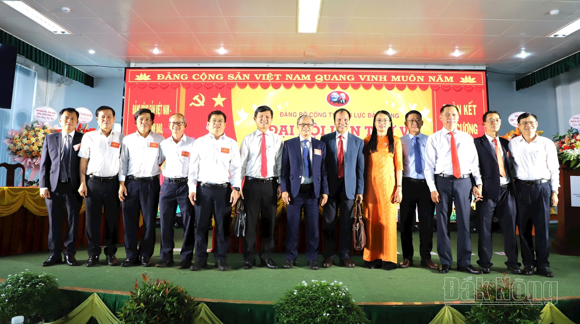 Các đại biểu hụp hình lưu miệm tại Đại hội