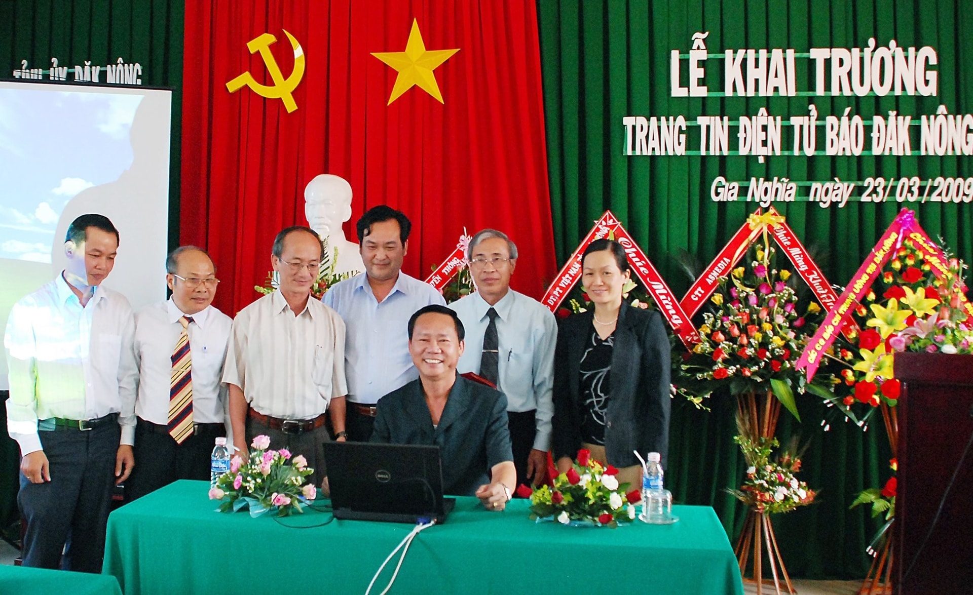 khai-truong-bao-dien-tu-2009.jpg