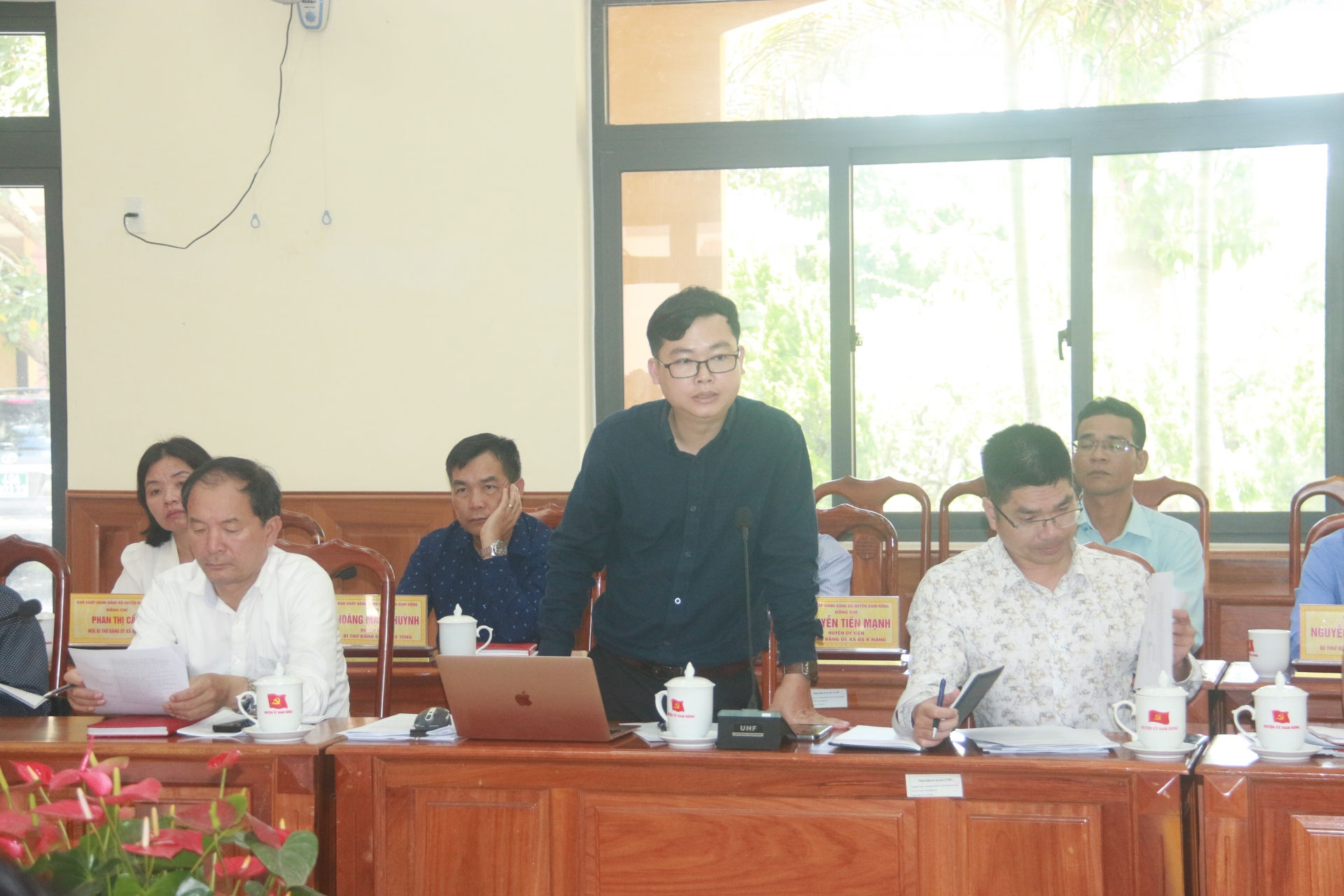 Lãnh đạo các sở, ban, ngành của tỉnh phát biểu tại buổi làm việc  