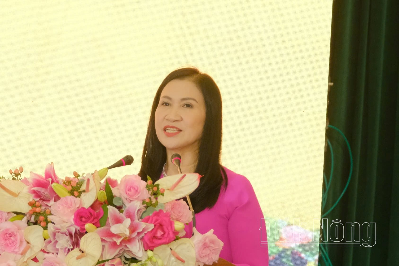 Đồng chí Tôn Thị Ngọc Hạnh, TUV, Phó Chủ tịch UBND tỉnh Đắk Nông khẳng định, tại tỉnh Đắk Nông, trong hơn 21 năm qua, các cơ quan báo chí đã vượt qua khó khăn, vươn mình, phát triển vượt bậc về mọi mặt, xứng đáng là dòng thông tin chính, đóng vai trò định hướng dư luận trên địa bàn và góp phần tích cực lan tỏa thông tin về Đắk Nông đến với công chúng cả nước