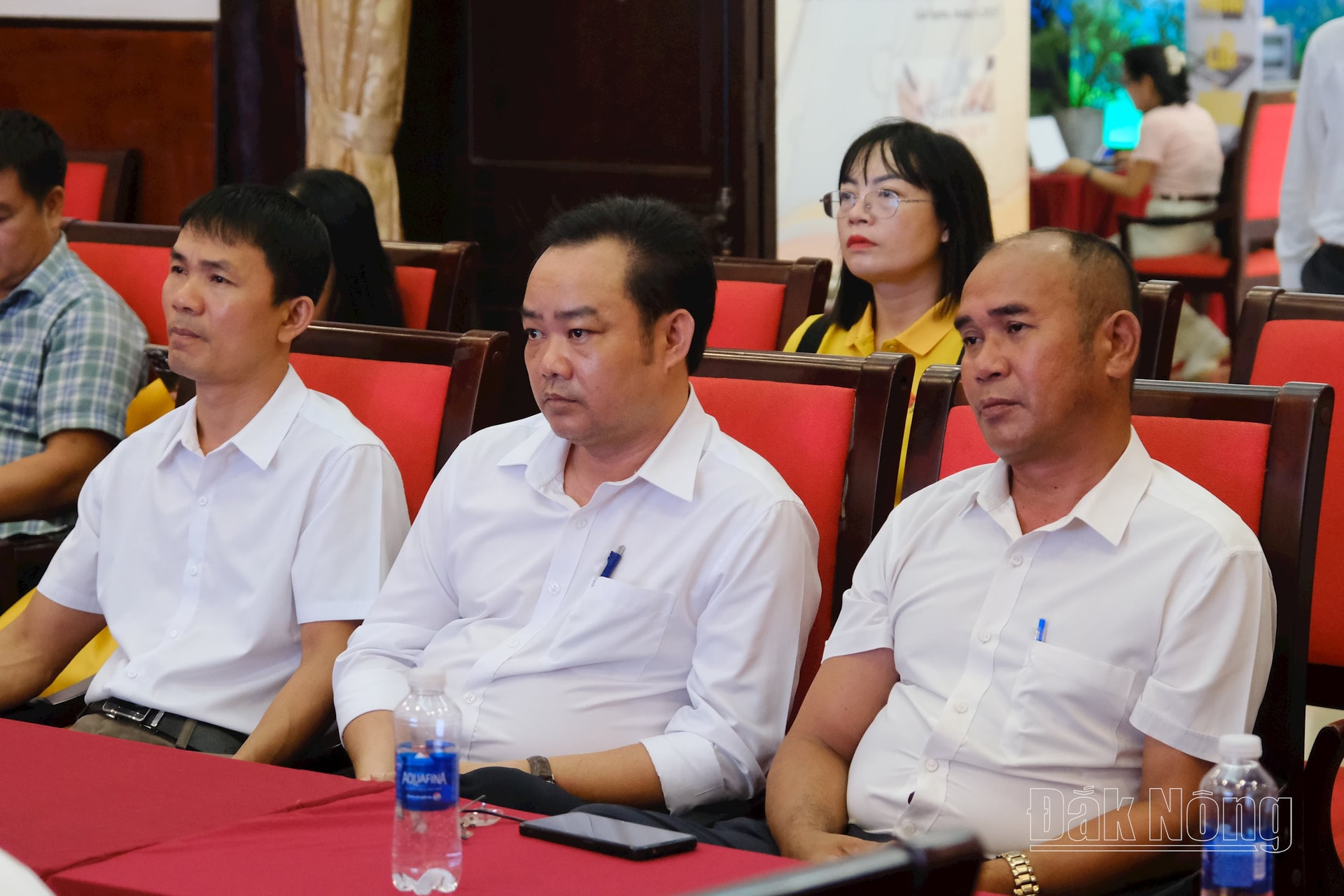 Các phóng viên tham dự tọa đàm
