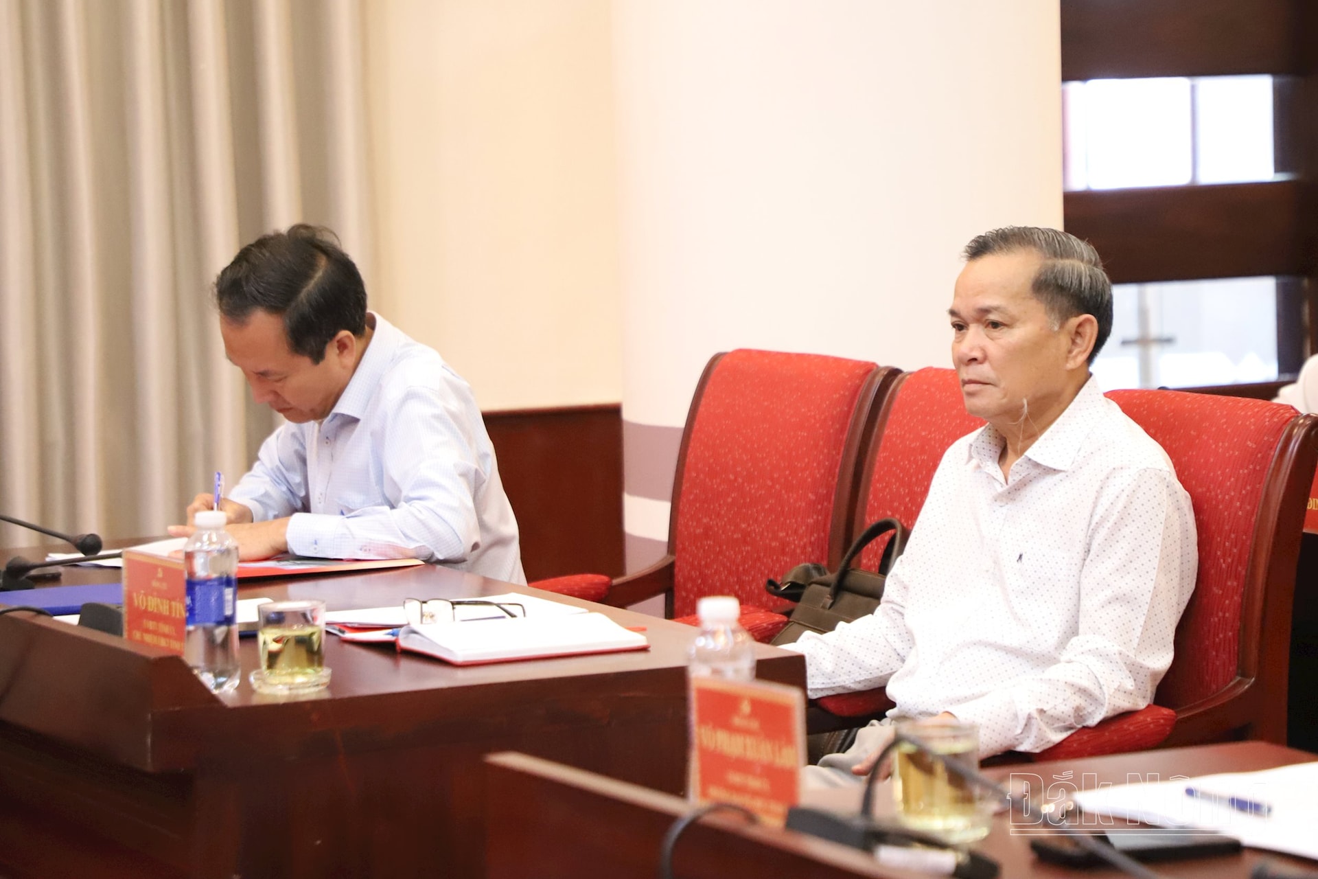 Các đồng chí UVBTV Tỉnh ủy tham dự hội nghị