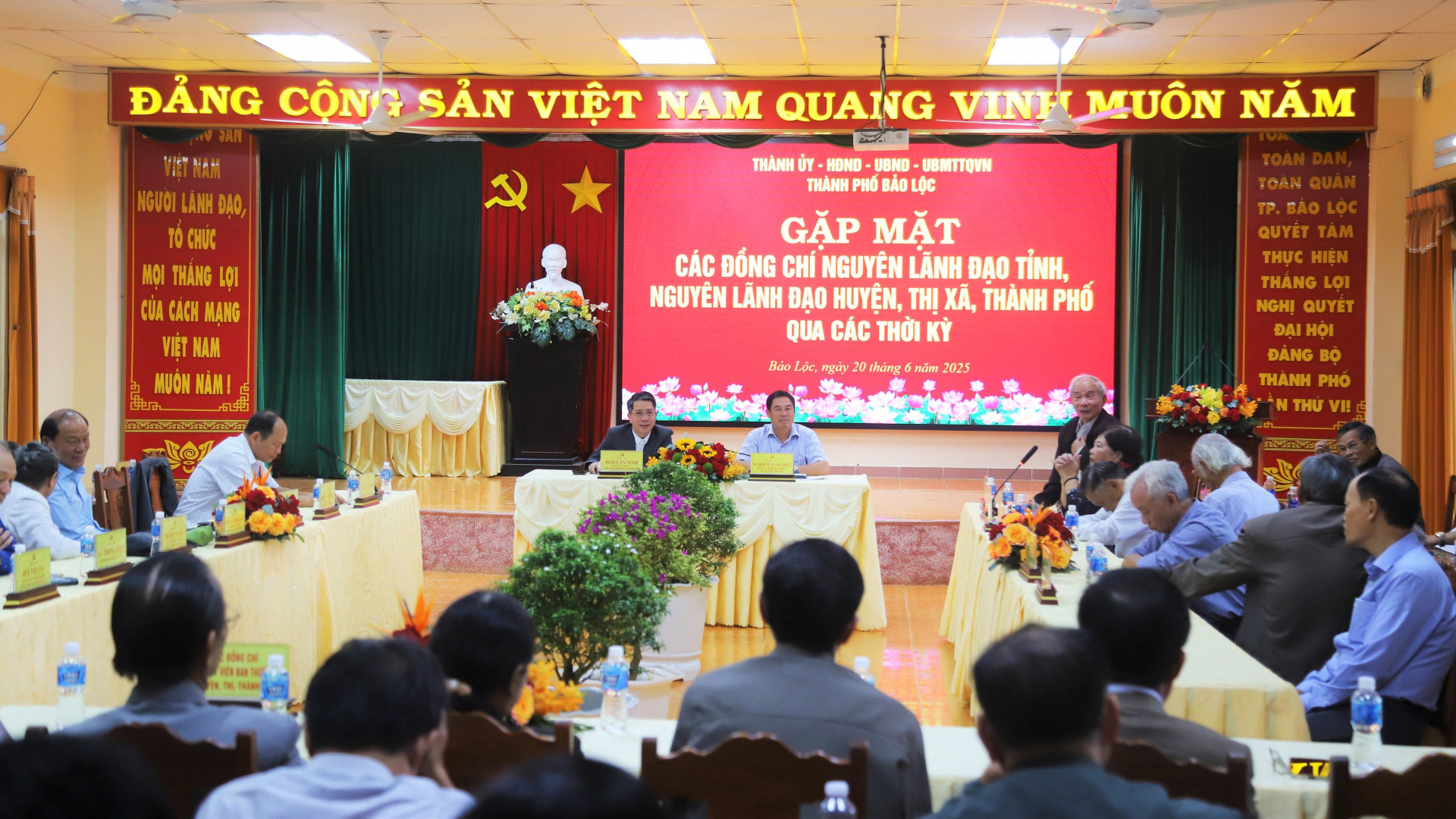 Quang cảnh buổi gặp mặt