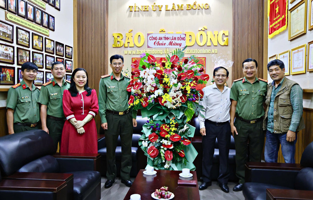 Ban Giám đốc Công an tỉnh thăm, chúc mừng Báo Lâm Đồng