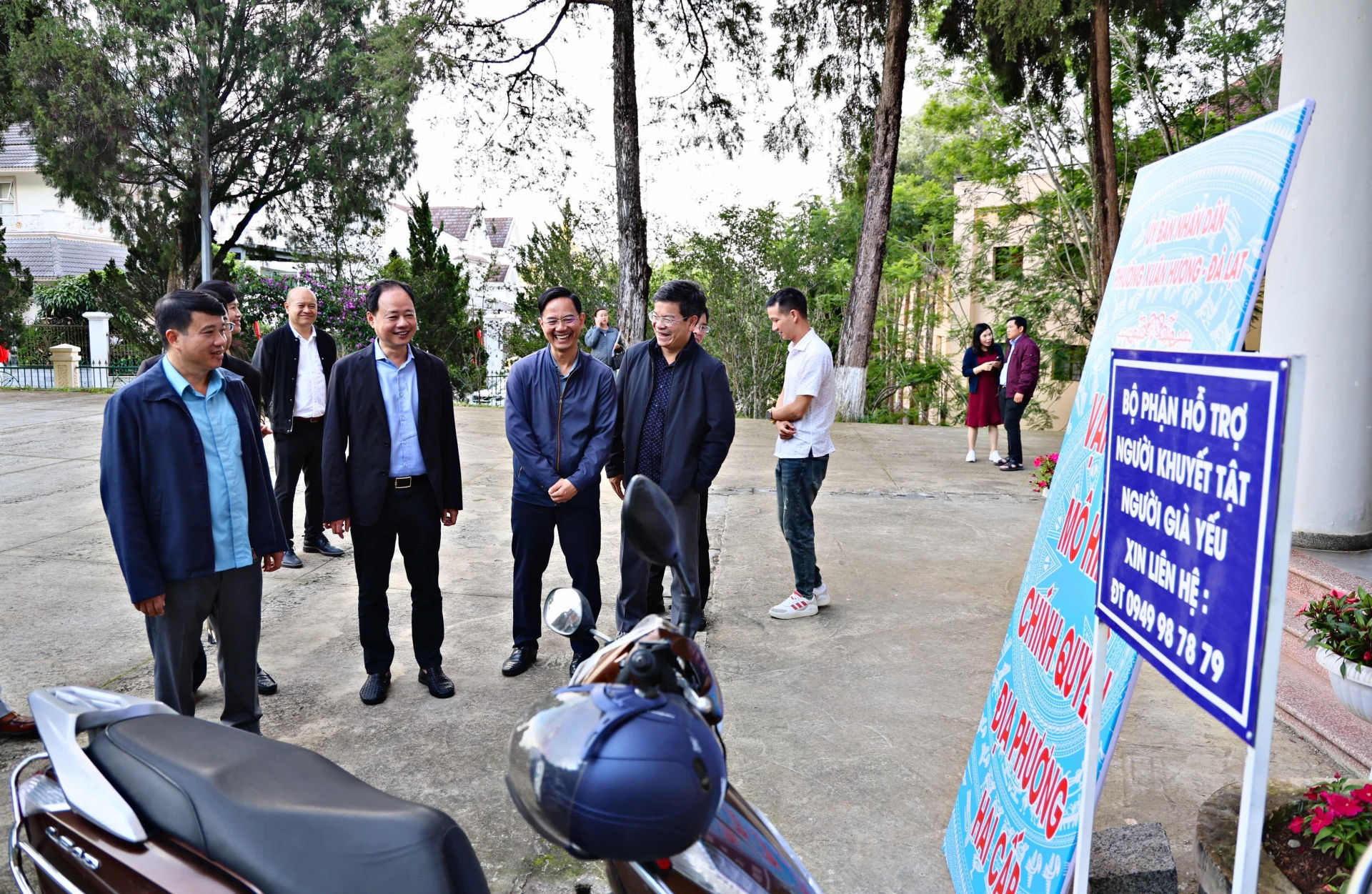 Lãnh đạo tỉnh Lâm Đồng góp ý các nội dung công việc với lãnh đạo TP Đà Lạt về công tác chuẩn bị cho ngày chạy thử nghiệm