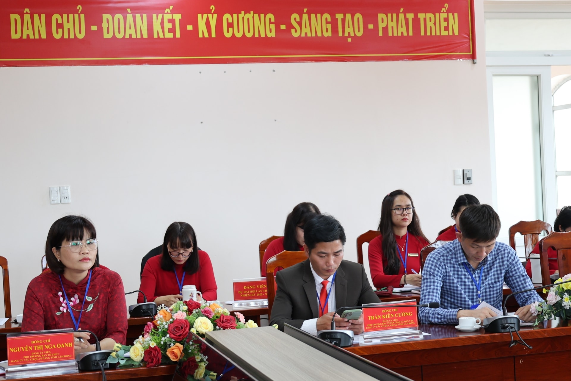 Các đại biểu tham dự đại hội