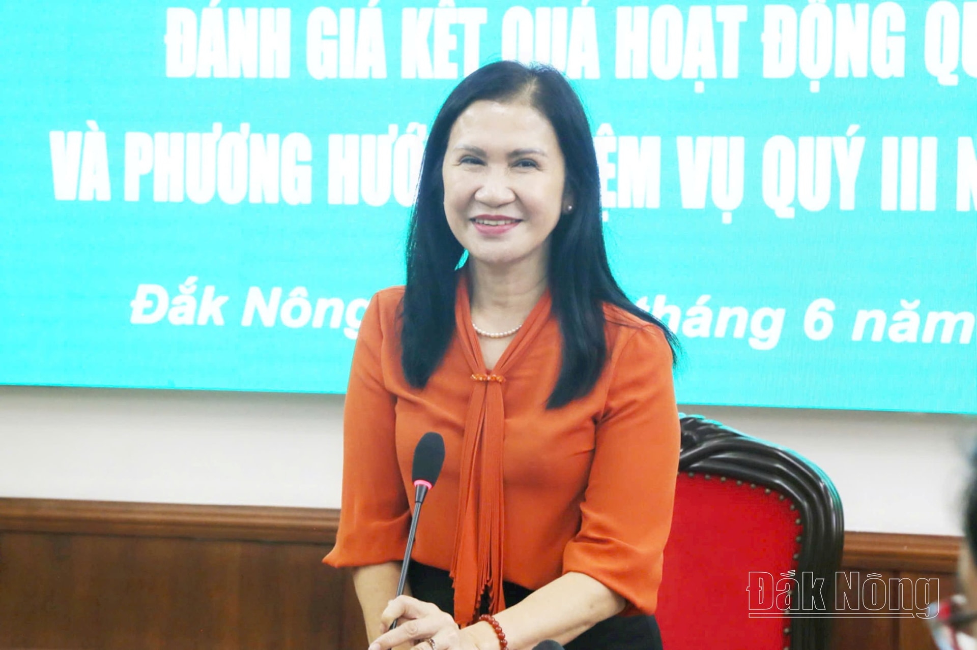 ảnh bà hạnh