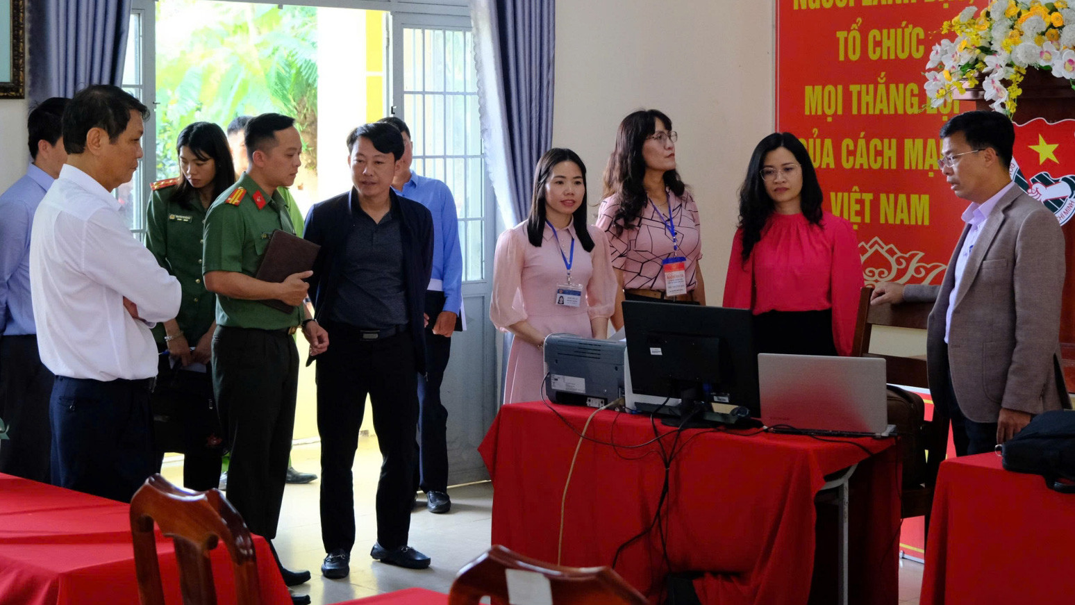 Phó Chủ tịch UBND tỉnh Đinh Văn Tuấn cùng đoàn công tác kiểm tra tại Hội đồng thi Trường THPT Lộc Thanh, TP Bảo Lộc