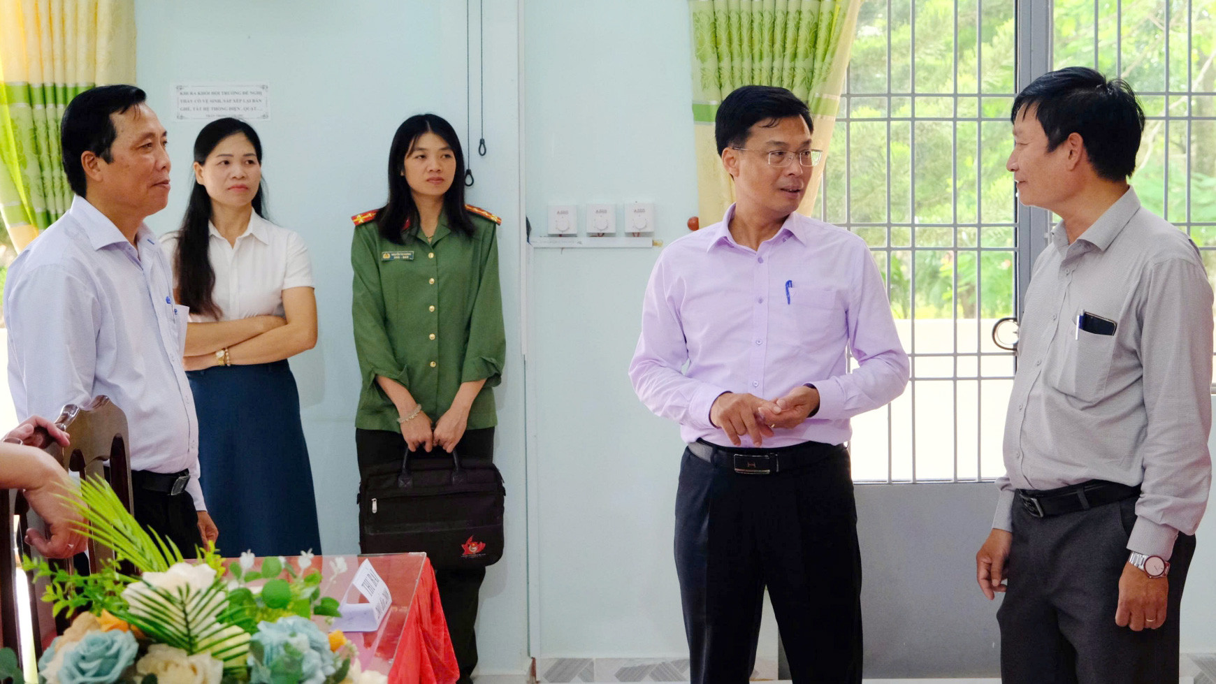 Phó Chủ tịch UBND tỉnh Đinh Văn Tuấn cùng đoàn công tác kiểm tra tại Trường THPT Bảo Lâm, huyện Bảo Lâm