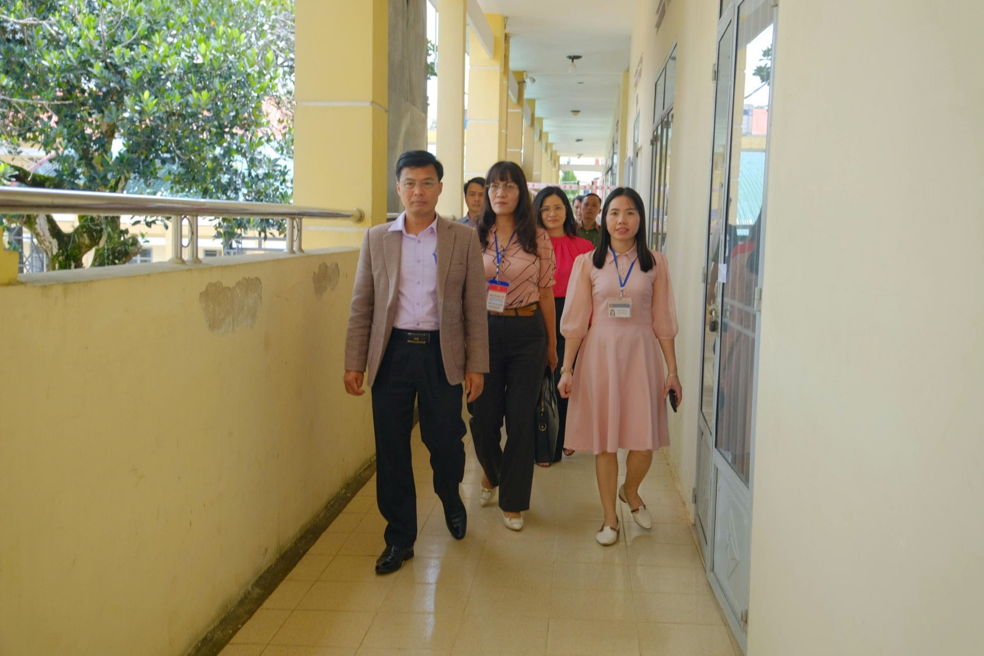 Phó Chủ tịch UBND tỉnh Đinh Văn Tuấn cùng đoàn công tác kiểm tra tại Hội đồng thi Trường THPT Lộc Thanh, TP Bảo Lộc