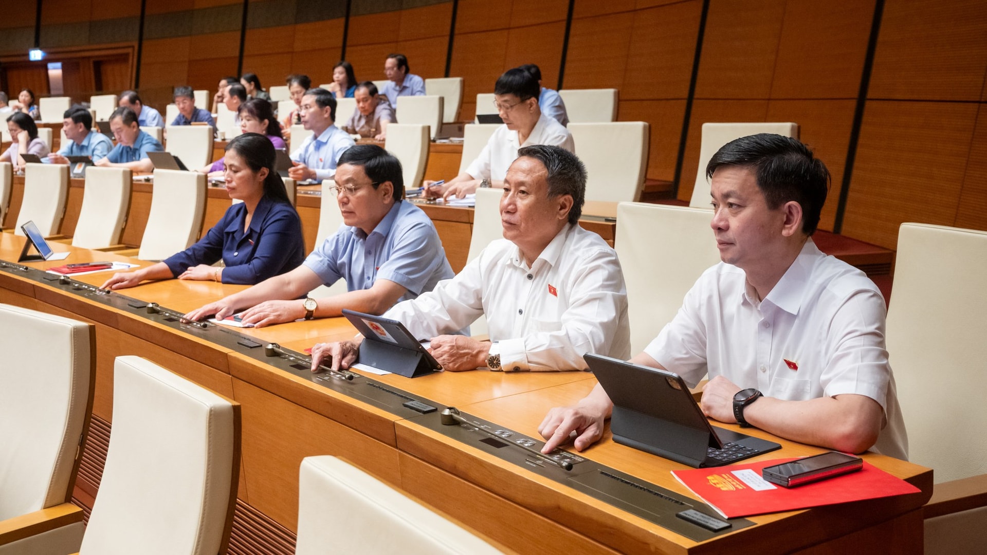 Thông qua Nghị quyết thí điểm Viện kiểm sát nhân dân khởi kiện vụ án dân sự- Ảnh 2. Thông qua Nghị quyết thí điểm Viện kiểm sát nhân dân khởi kiện vụ án dân sự- Ảnh 2.