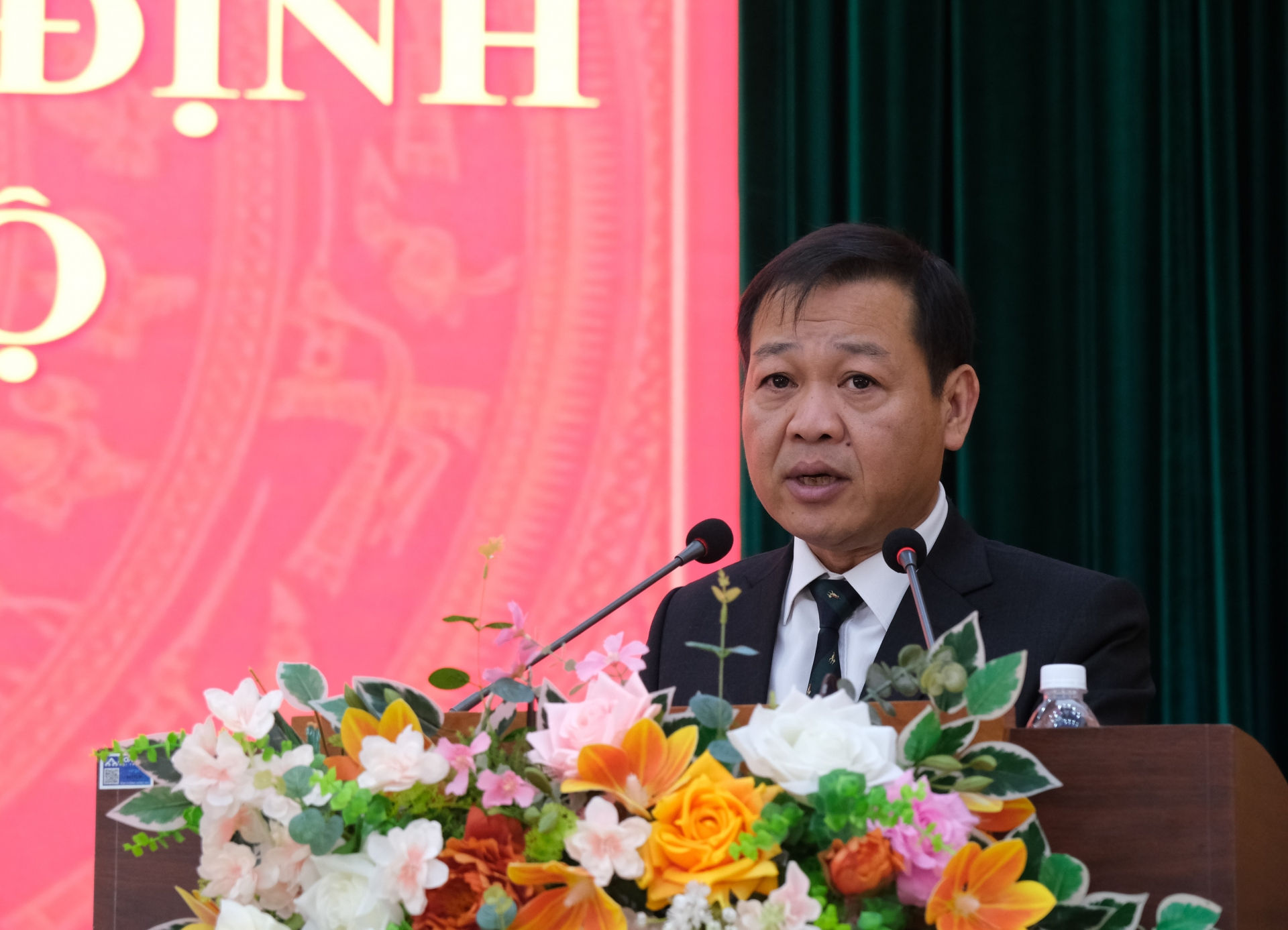 Đồng chí Trần Hồng Quyết - Bí thư Đảng ủy xã Di Linh tiếp thu ý kiến chỉ đạo và bày tỏ quyết tâm hoàn thành tốt các nhiệm vụ được giao