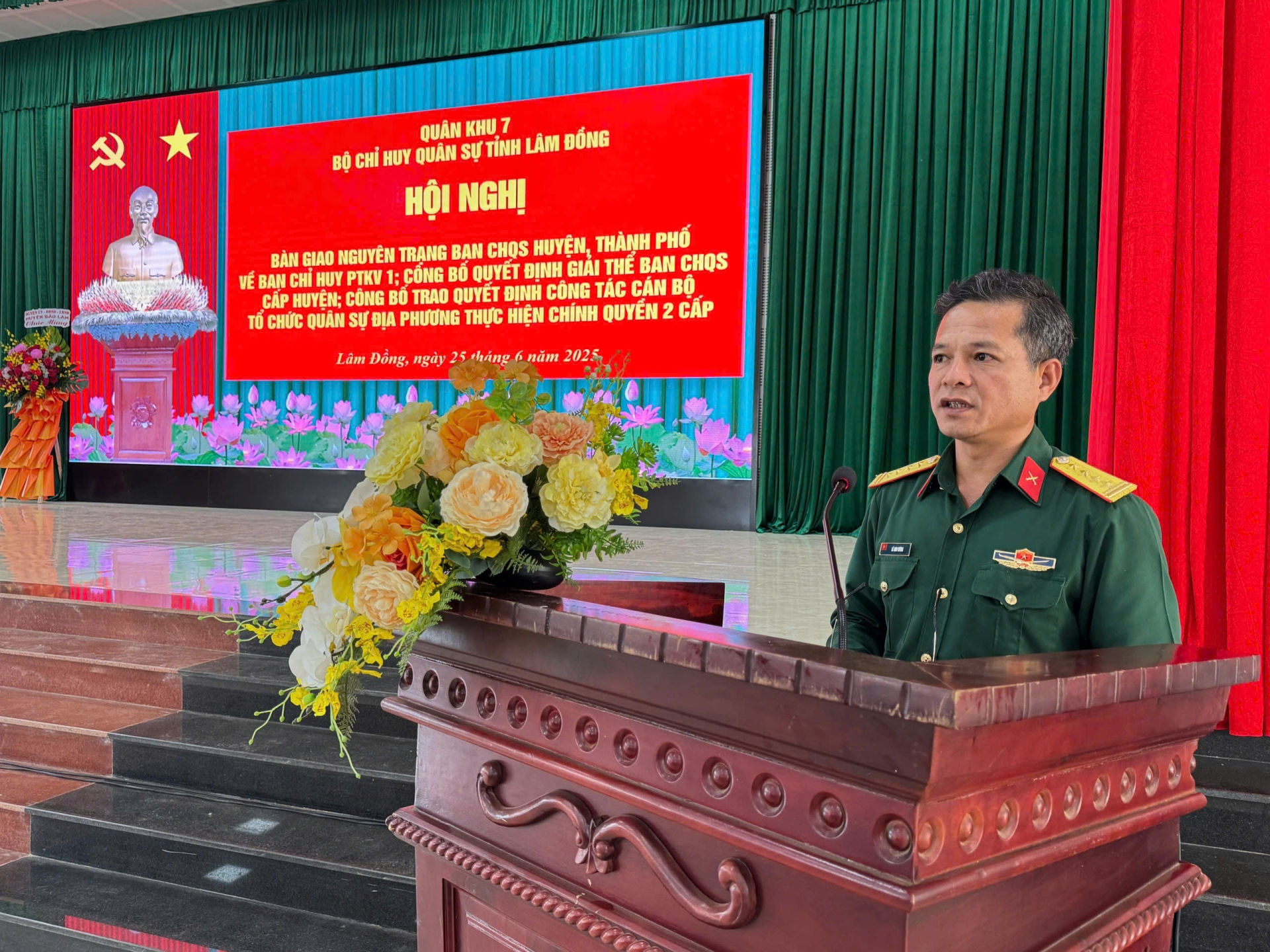 Đại tá Lê Anh Vương - Phó Chỉ huy trưởng, Tham mưu trưởng phát biểu giao nhiệm vụ tại Ban Chỉ huy phòng thủ khu vực 1